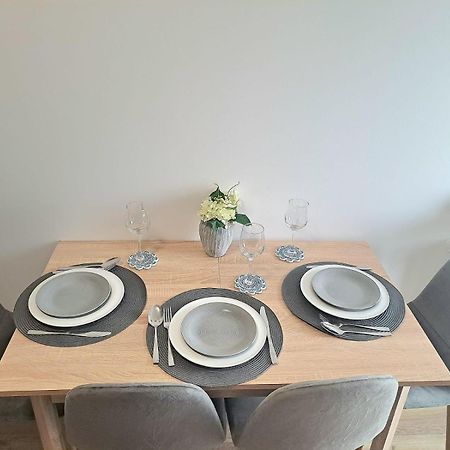 Mountain Breeze Luxury Apartment Ac & Parcare Privata Brasov Luaran gambar
