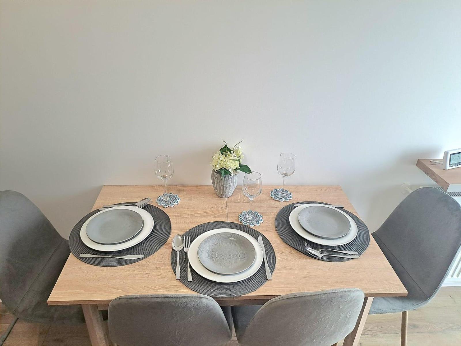 Mountain Breeze Luxury Apartment Ac & Parcare Privata Brasov Luaran gambar