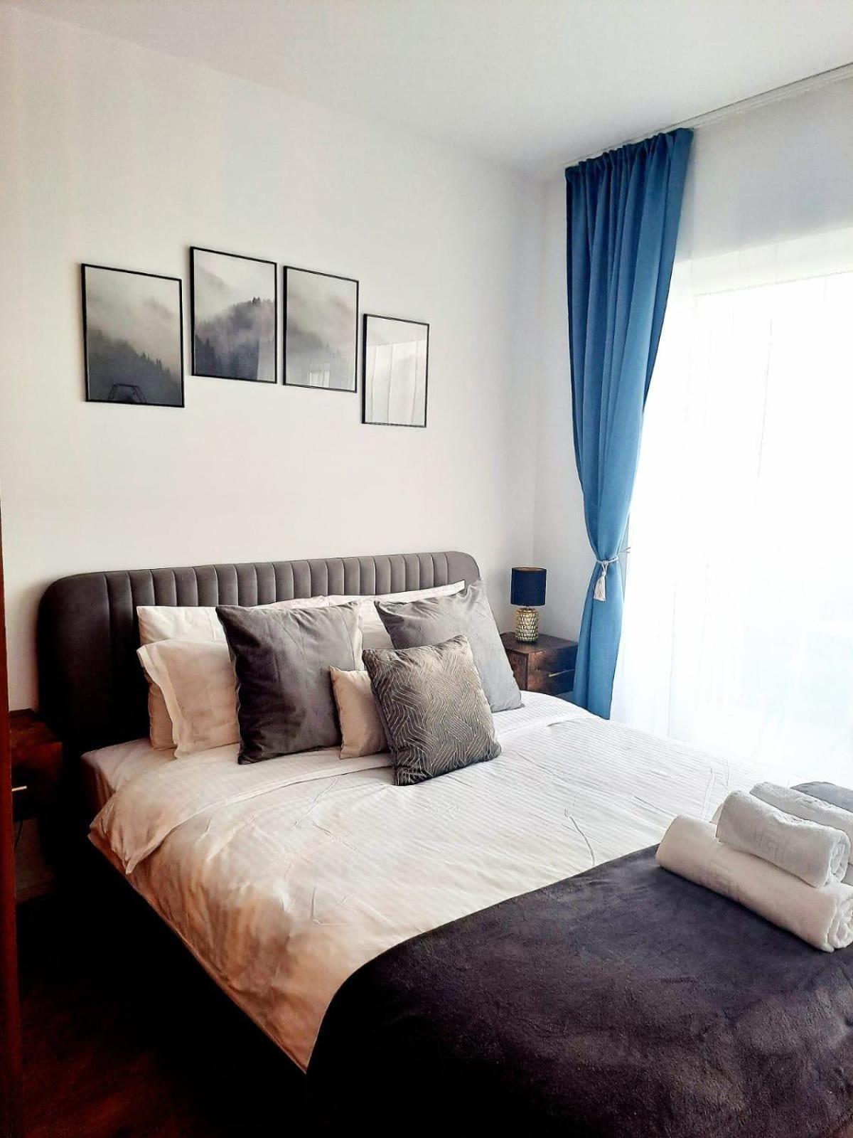Mountain Breeze Luxury Apartment Ac & Parcare Privata Brasov Luaran gambar