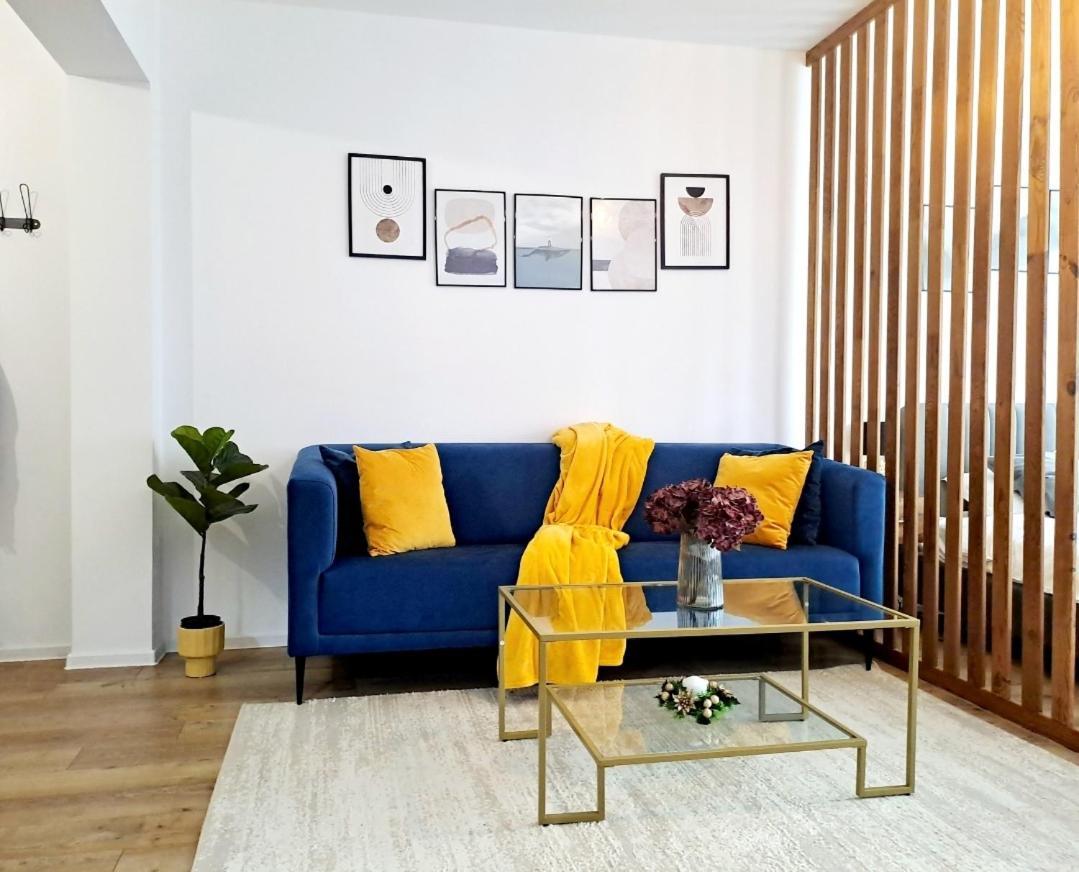 Mountain Breeze Luxury Apartment Ac & Parcare Privata Brasov Luaran gambar